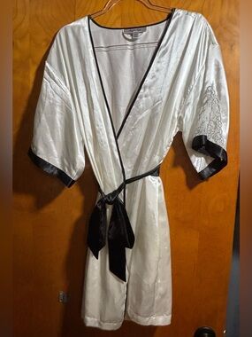 Silky White & Black Trim Wrap Robe - Women Intimates, Size small/medium